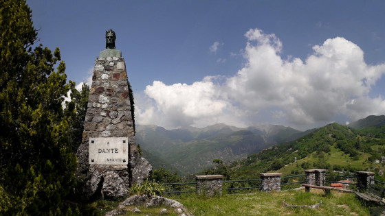 Monument Dante