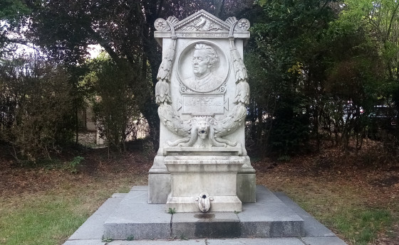 Monument en hommage à Camille Corot