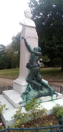 Monument en hommage à Louis Pasteur