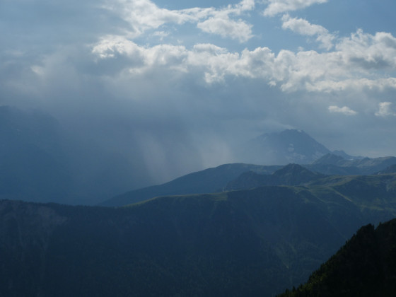 Ciel menaçant au-dessus du Grand Combin