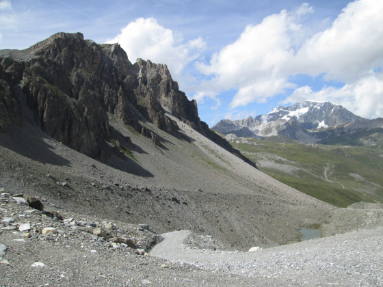 Moraines et éboulis mélés