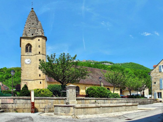 Mouthier-Haute-Pierre : L\'église Saint-Laurent