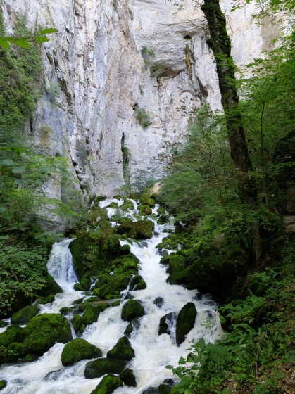 Nans-sous-Sainte-Anne : La Grotte Sarrazine