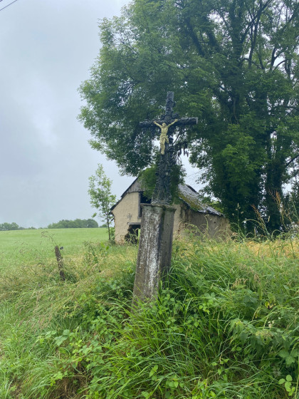 On commence la route goudronnée