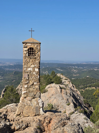 Oratoire  avec la Croix de Provence