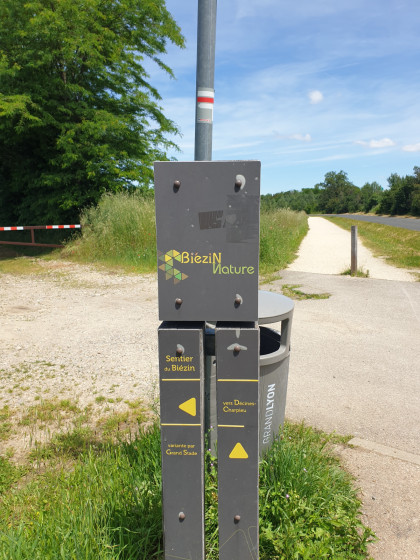 Panneau du sentier du Biézin