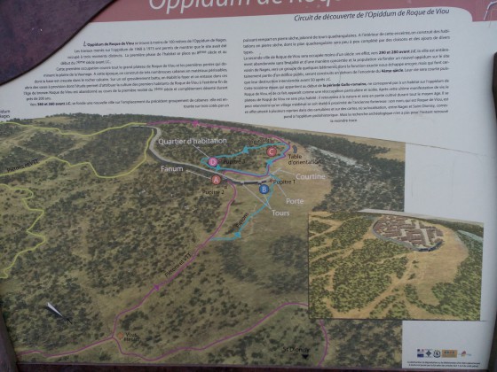 Panneau indicateur de l\'Oppidum du Roc de Viou