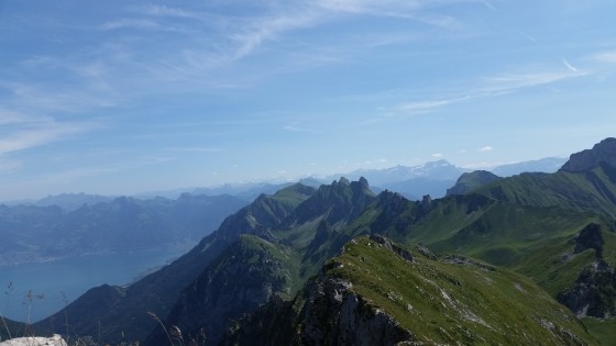 Panorama à l\'Est du sommet