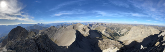 Panorama au sommet du Mont Pelat en direction du Cimet
