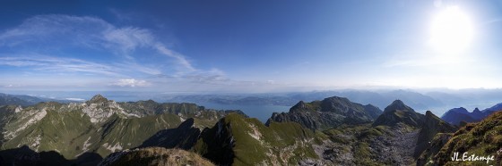 Panorama depuis le sommet des Cornettes de Bise