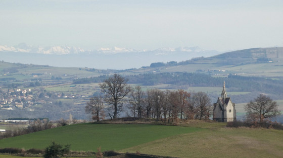 Panorama sur la chaîne des alpes jusqu'au Mont Blanc