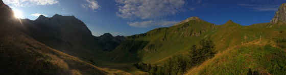 Panorama sur la montée au col de Bise