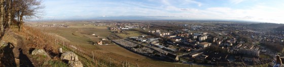 Panoramique vers la plaine d\'Alsace depuis la Croix de la Mission à Guebwiller