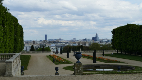 Parc de Saint-Cloud - Terrasse de l'Orangerie et vue sur Paris