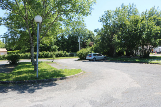 Parking au Nord de l\'Ecole de Prailles