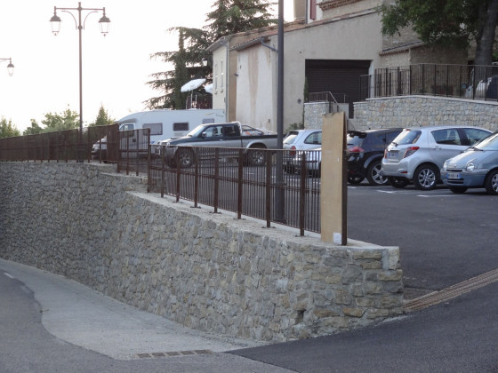 Parking et départ du circuit à Saint Martin de Pallières