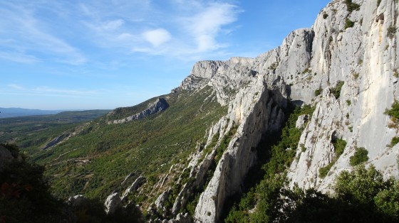 Parois en descendant sur le sentier vert Sainte-Victoire