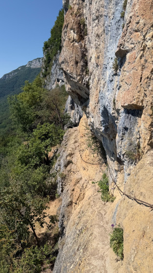 Passage aérien Grotte des Sarrazins