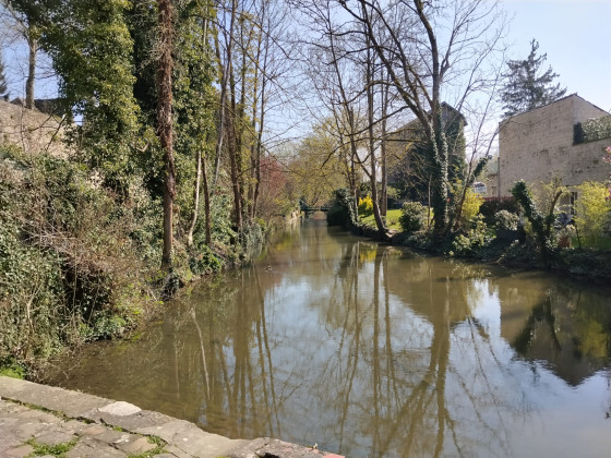 passage au dessus de la Nonette, avant d\'entrer dans Senlis par la poterne