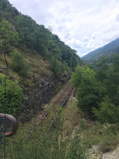 Passage de la voie ferrée du train jaune