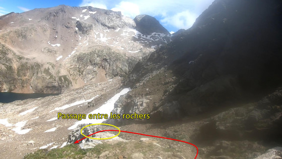 Passage entre les rochers près du couloir