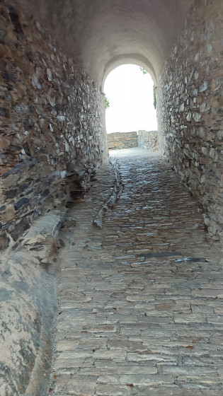 Passage pierreux