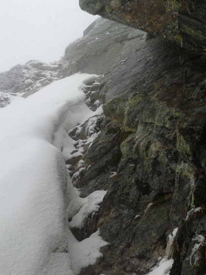 Passage rocheux final (conditions enneig&eacute;es)