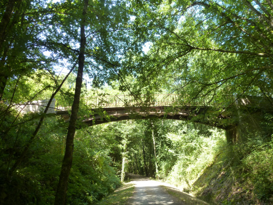 passerelle au dessus de la voie verte
