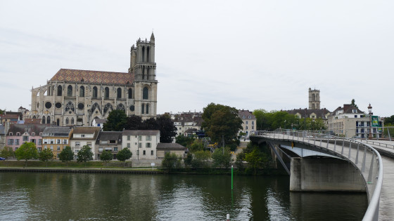 Passerelle et coll&eacute;giale Notre-Dame - Mantes-la-jolie