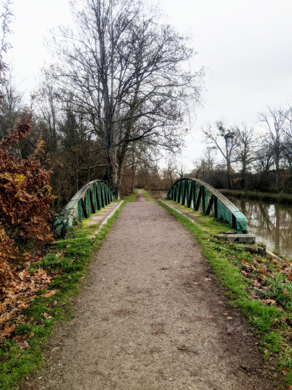 Passerelle métallique sur l\'Ille