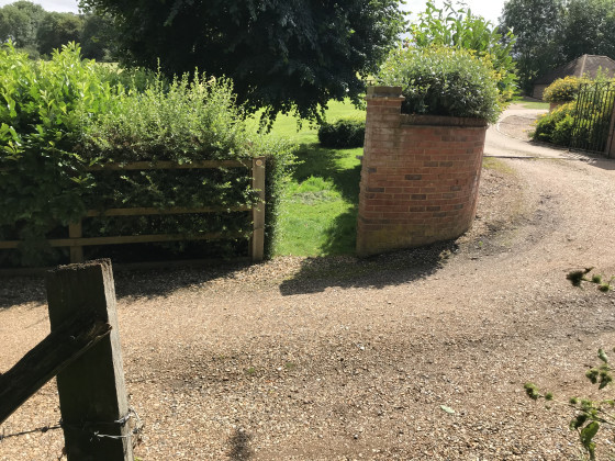 5. Passer devant Old Wellbury Barn