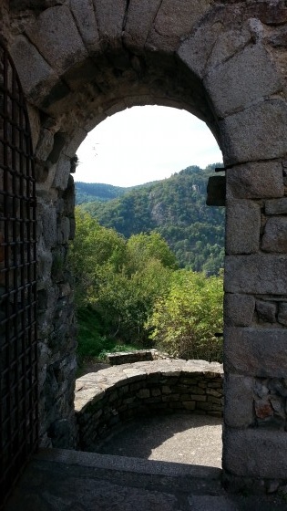 Paysage à travers la porte Ouest