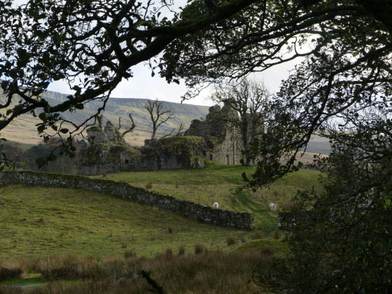 Le château de Pendragon vu depuis le pont