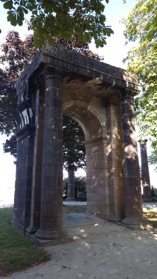 Peristyle de la Caserne Fautras