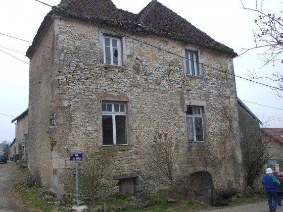 Petit château à Romain la Roche