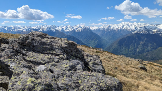 Pic de Bassibi&eacute; - Vue sur le Massif du Montcalm et la cha&icirc;ne ari&eacute;geoise