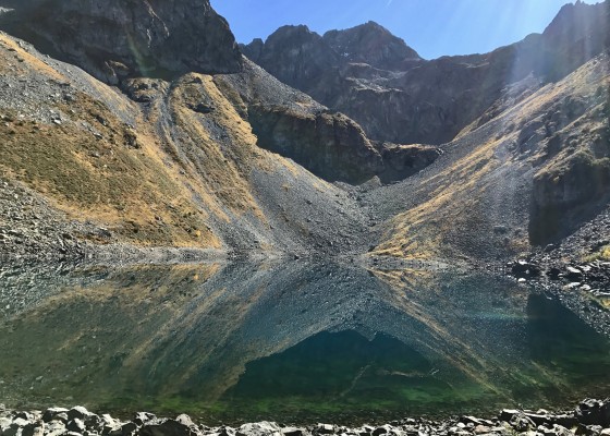 Pic de la Pierre et reflets dans le Lac de Crop