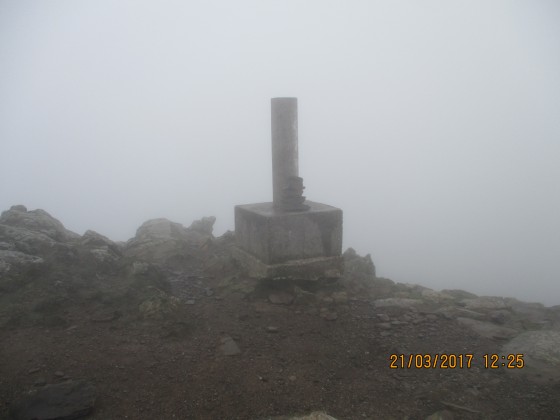 pic Néoulous sous le broullard
