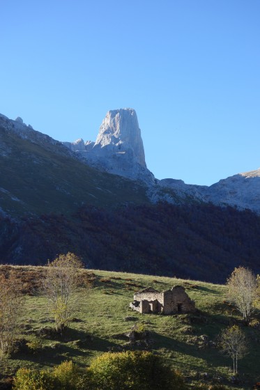 Picu Urriellu depuis Pandébano