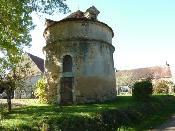 Pigeonnier à La Bussière à Treigny