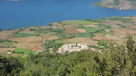 Pique nique au dessus du lac de Salagou
