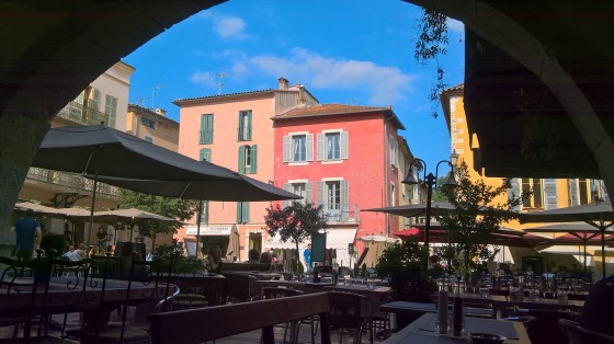 Place des Arcades