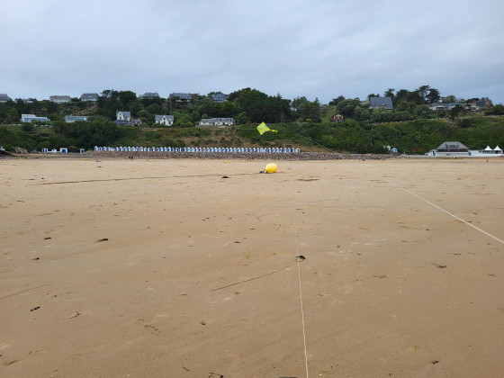 Plage de la Potini&egrave;re et ses cabanes &agrave; Carteret