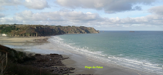 Plage du Palus à marée basse et Pointe de Plouha