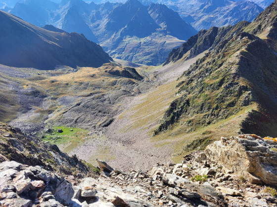 Plateau de la Bonida et Col d\'Aoube depuis les pentes du Pic Crémat