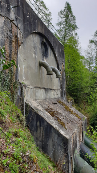 Plateforme extérieure de la chambre d\'eau de la Centrale hydro-électrique de Miégebat
