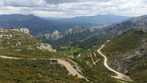 Point de vue sur Garlaban et de la Sainte-Baume