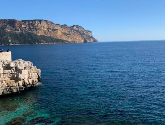 Point de vue sur le Cap Canaille depuis la Presqu’île de Cassis