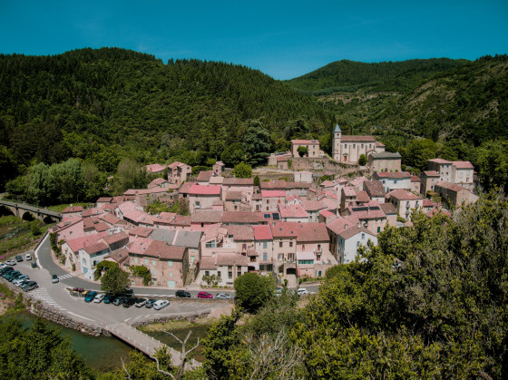 Point de vue sur le village d\'Avène