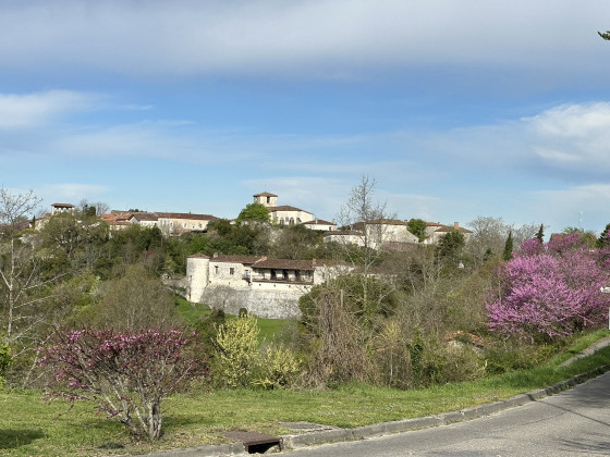 Point de vue sur le village de Pujols